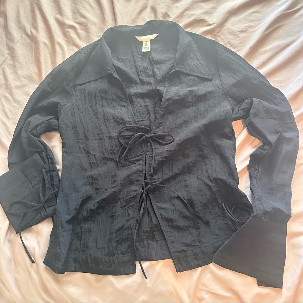 Never worn black long sleeve top with tie details 🎀